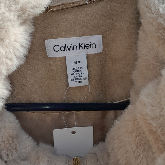 Calvin Klein Women's Beige Faux Fur Full Zip Vest Size Large - Picture 2 of 4